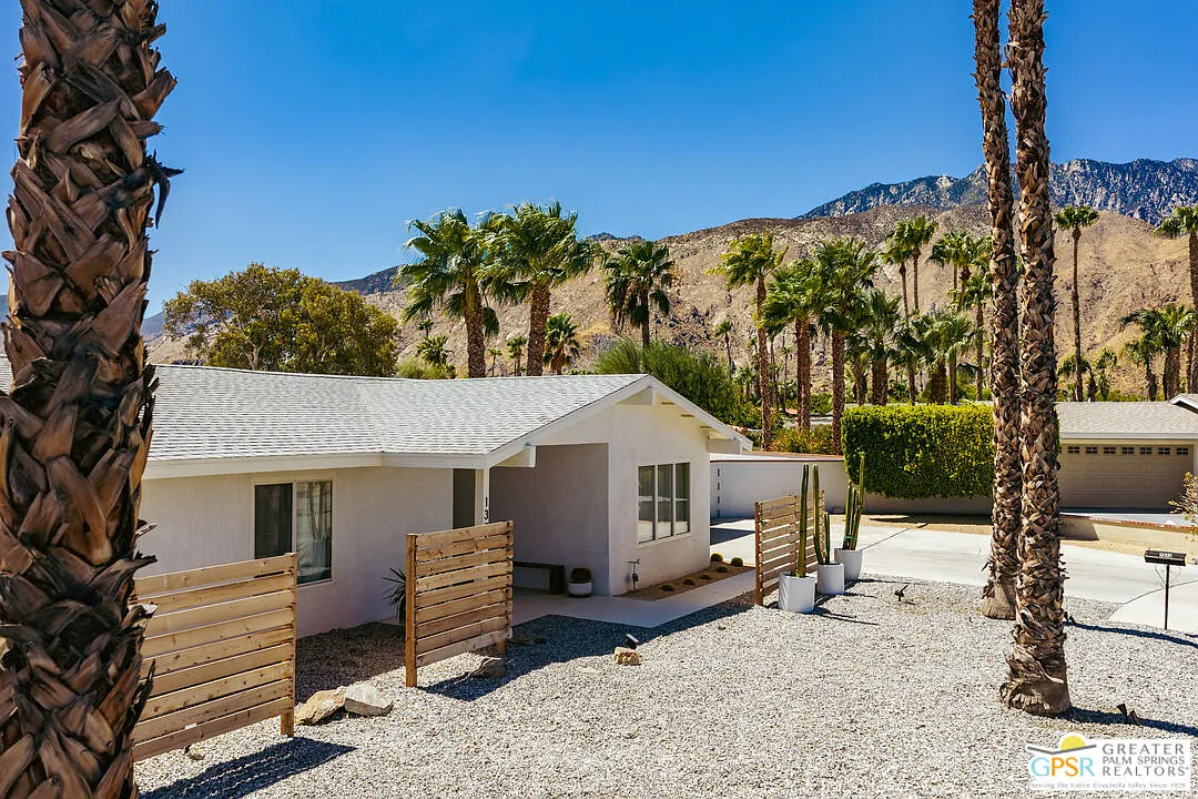 Madero Circle Residence photograph 2