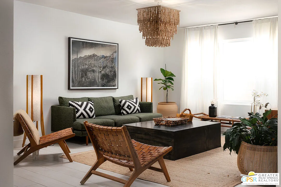 Madero Circle Residence photograph 4