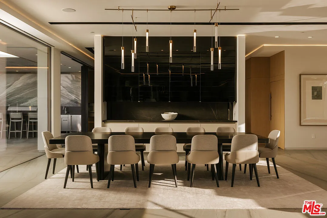 The Stradella Residence photograph 2