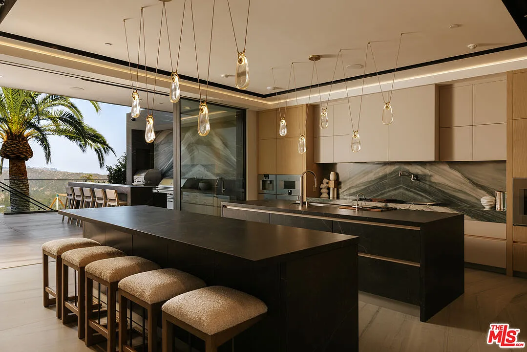 The Stradella Residence photograph 5